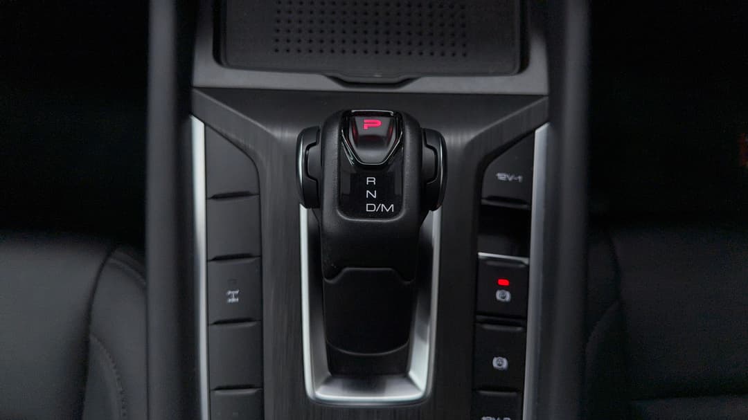 2025 GWM Cannon Premium (4x4), Automatic, 14242 km, Gear Lever 