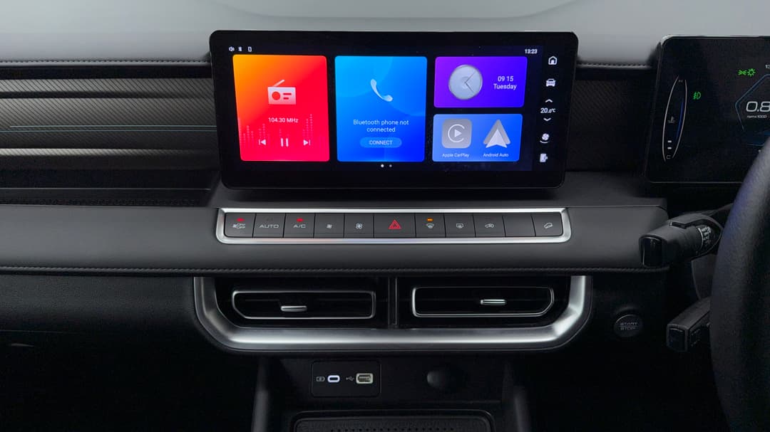 2025 GWM Cannon Premium (4x4), Automatic, 14242 km, Center Console
