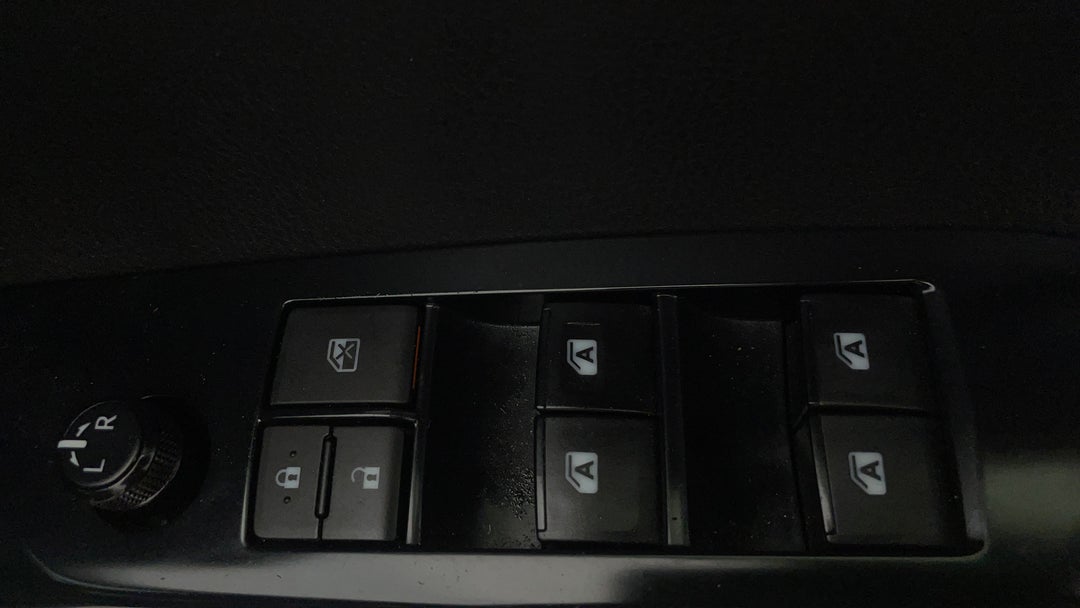 2019 Toyota Camry Ascent Sport, Automatic, 48517 km, Drivers Side Door Panel Controls