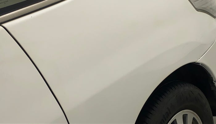 2015 Toyota Innova 2.5 VX 7 STR, Diesel, Manual, 1,20,649 km, Right fender - Minor scratches