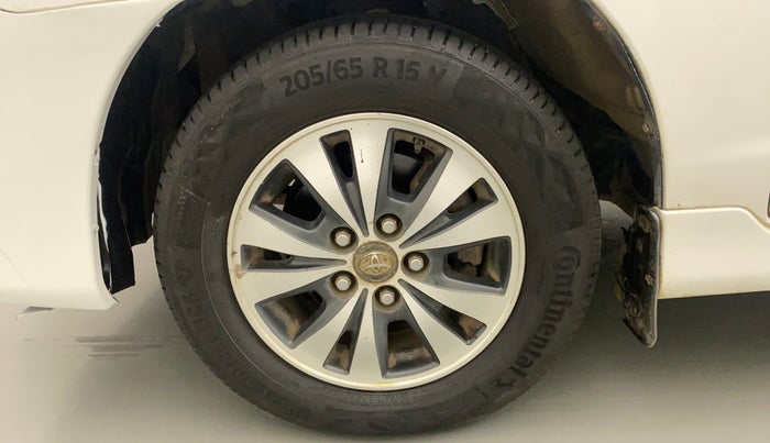2015 Toyota Innova 2.5 VX 7 STR, Diesel, Manual, 1,20,649 km, Left Front Wheel