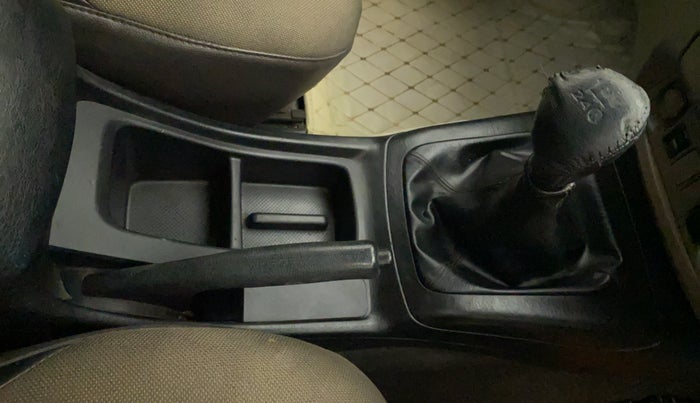2015 Toyota Innova 2.5 VX 7 STR, Diesel, Manual, 1,20,649 km, Gear Lever