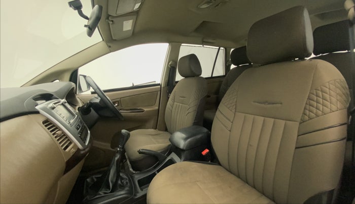 2015 Toyota Innova 2.5 VX 7 STR, Diesel, Manual, 1,20,649 km, Right Side Front Door Cabin