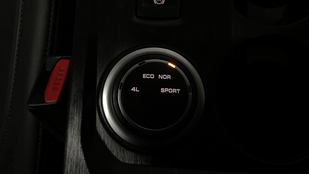 2022 GWM Ute Cannon-l (4x4), Automatic, 21475 km, Utility Switches/Buttons