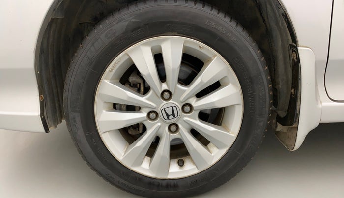 2012 Honda City 1.5L I-VTEC V MT, Petrol, Manual, 1,16,738 km, Left front tyre - Minor crack