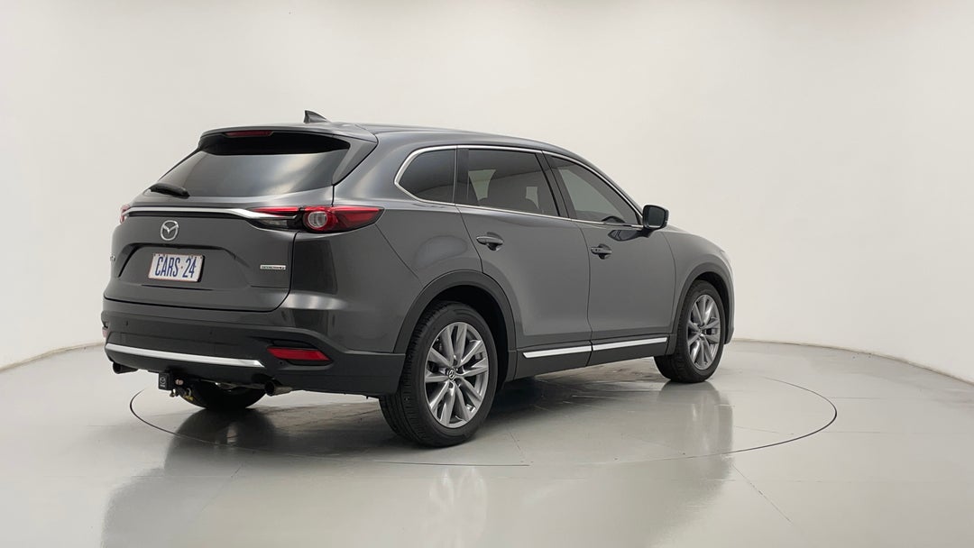 Right Back Diagonal (45- Degree) View