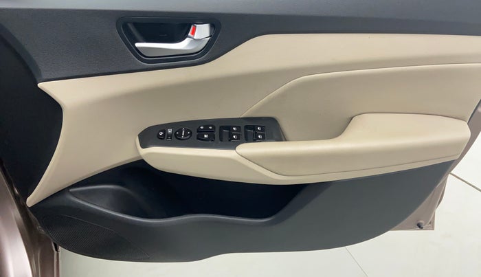 2018 Hyundai Verna 1.6 SX VTVT AT (O), Petrol, Automatic, 26,130 km, Driver Side Door Panels Controls