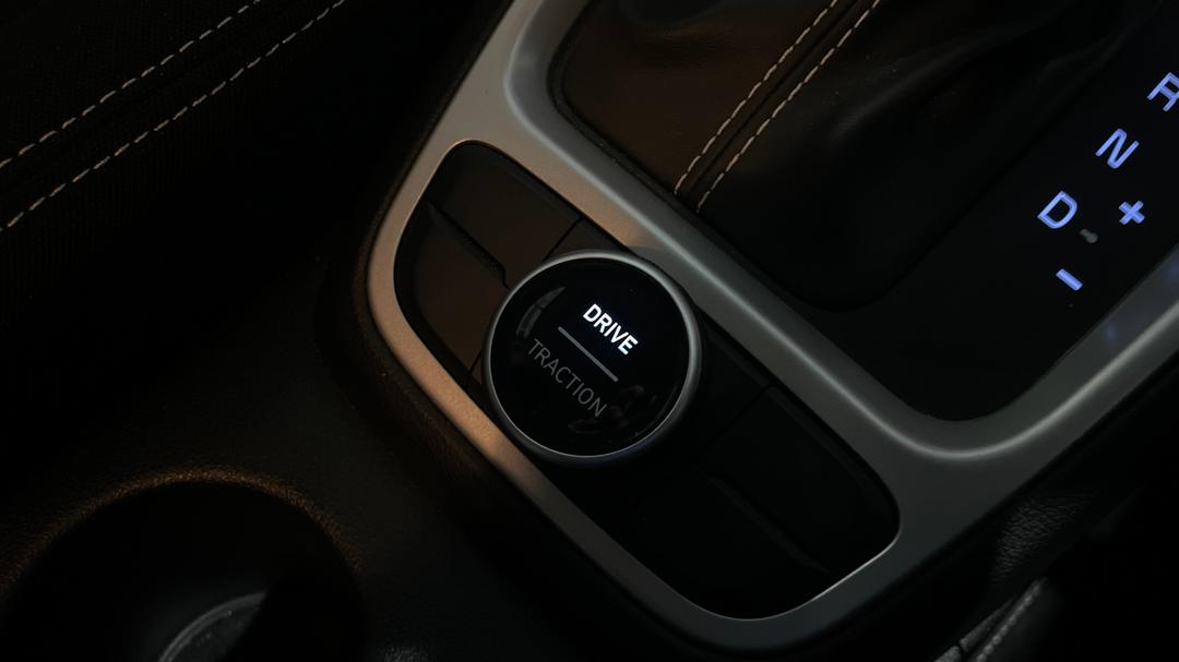2021 Hyundai Venue Active, Automatic, 20760 km, Utility Switches/Buttons