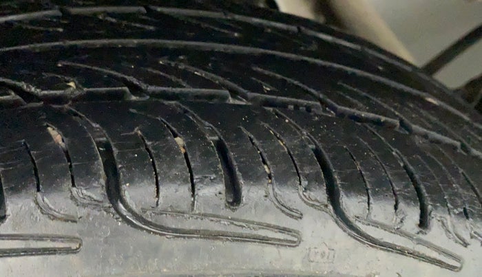 2014 Datsun Go D, Petrol, Manual, 97,917 km, Right Rear Tyre Tread