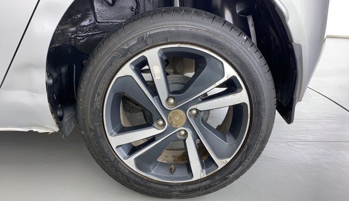 2021 Tata ALTROZ XZ 1.5 RTQ, Diesel, Manual, 38,295 km, Left Rear Wheel