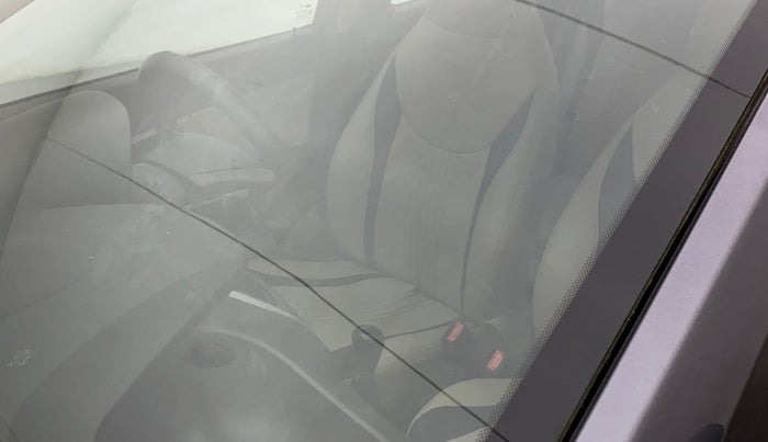 2018 Hyundai Eon MAGNA +, Petrol, Manual, 21,435 km, Front windshield - Minor spot on windshield