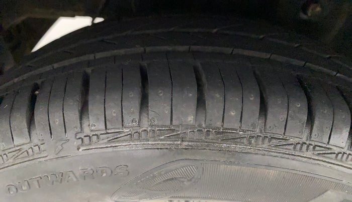 2018 Hyundai Eon MAGNA +, Petrol, Manual, 21,435 km, Right Rear Tyre Tread