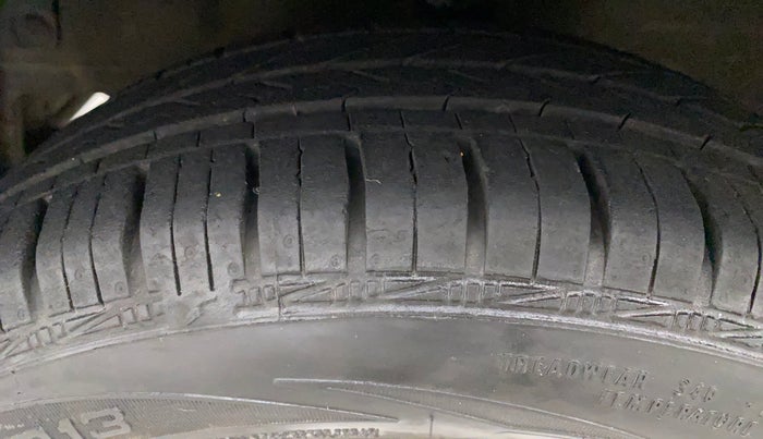 2018 Hyundai Eon MAGNA +, Petrol, Manual, 21,435 km, Left Front Tyre Tread
