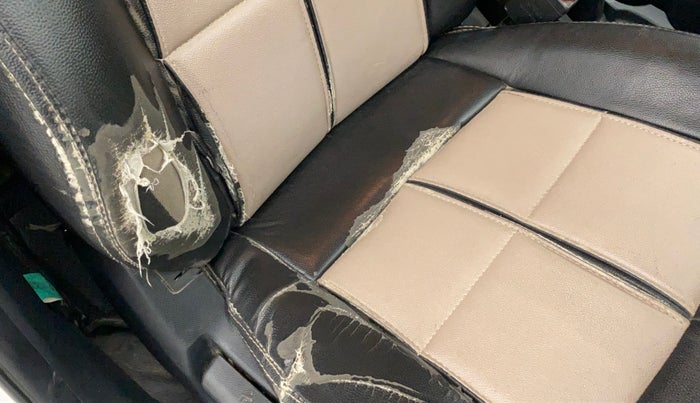 2018 Hyundai Elite i20 MAGNA EXECUTIVE 1.2, CNG, Manual, 78,662 km, Driver seat - Cover slightly torn