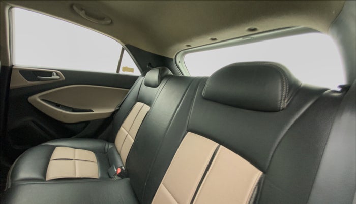 2018 Hyundai Elite i20 MAGNA EXECUTIVE 1.2, CNG, Manual, 78,662 km, Right Side Rear Door Cabin