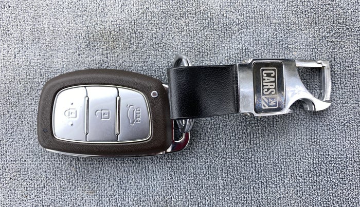2015 Hyundai Grand i10 ASTA AT 1.2 KAPPA VTVT, Petrol, Automatic, 69,180 km, Key Close Up