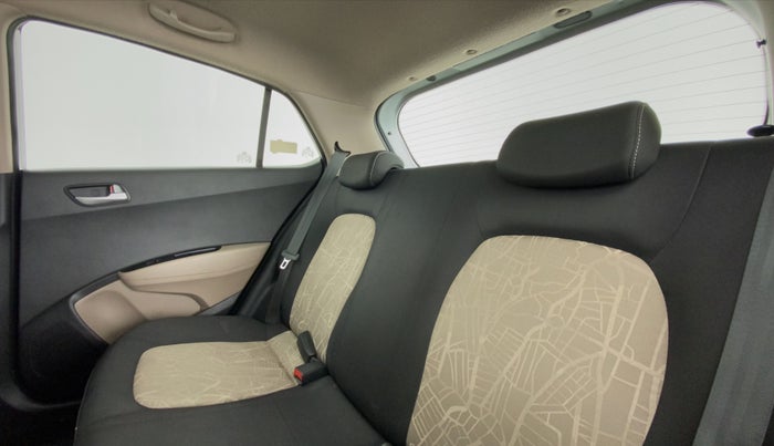 2015 Hyundai Grand i10 ASTA AT 1.2 KAPPA VTVT, Petrol, Automatic, 69,180 km, Right Side Rear Door Cabin