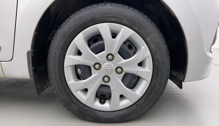 2015 Hyundai Grand i10 SPORTZ 1.2 KAPPA VTVT, Petrol, Manual, 18,536 km, Right Front Wheel