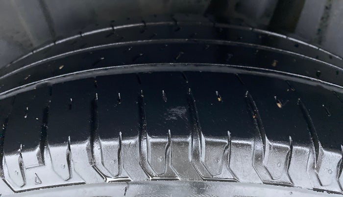 2021 Maruti Ertiga VXI CNG, CNG, Manual, 35,141 km, Left Rear Tyre Tread