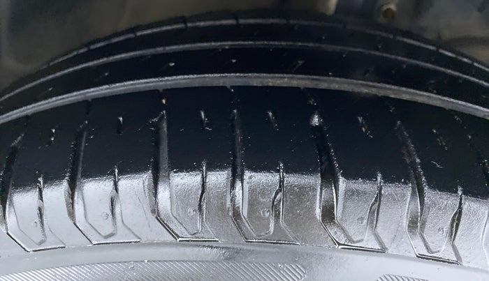 2021 Maruti Ertiga VXI CNG, CNG, Manual, 35,141 km, Right Front Tyre Tread