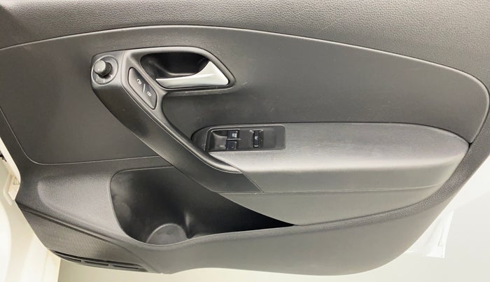 2018 Volkswagen Polo COMFORTLINE 1.0 PETROL, Petrol, Manual, 57,682 km, Driver Side Door Panels Control