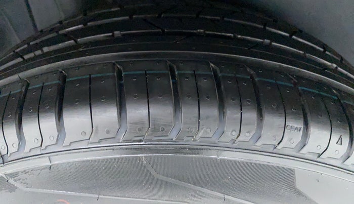 2017 Maruti S Cross ZETA 1.3, Diesel, Manual, 88,196 km, Right Rear Tyre Tread