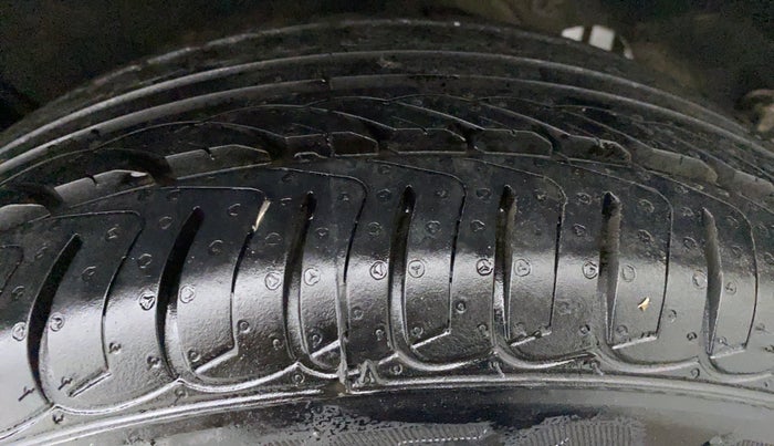 2014 Ford Ecosport 1.5 TITANIUMTDCI OPT, Diesel, Manual, 84,887 km, Left Rear Tyre Tread