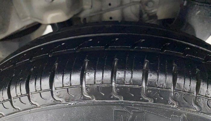 2016 Hyundai Eon ERA +, Petrol, Manual, 28,178 km, Left Rear Tyre Tread