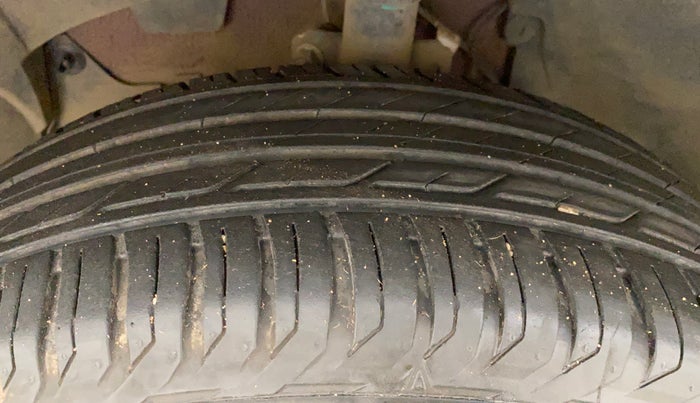 2018 Renault Duster RXS CVT, Petrol, Automatic, 65,261 km, Left Front Tyre Tread