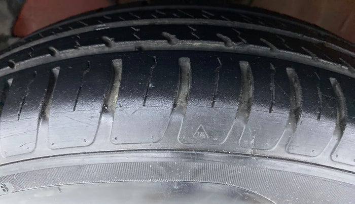 2019 Maruti Dzire VXI, Petrol, Manual, 16,873 km, Left Front Tyre Tread