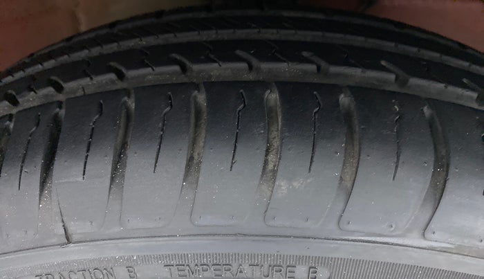 2019 Maruti Dzire VXI, Petrol, Manual, 16,873 km, Right Front Tyre Tread