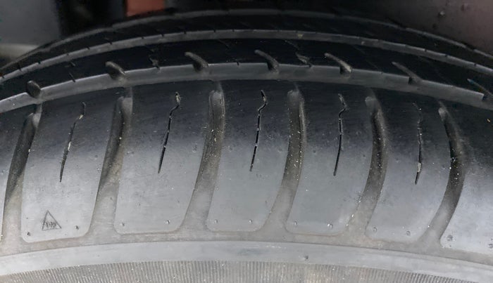 2019 Maruti Dzire VXI, Petrol, Manual, 16,873 km, Right Rear Tyre Tread