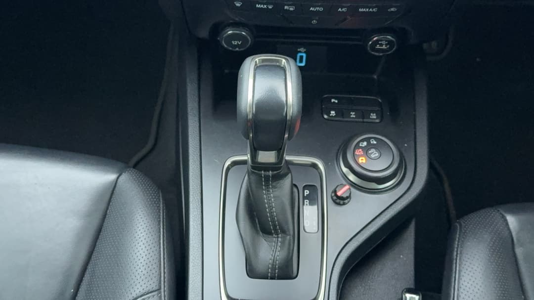 2021 Ford Everest Trend (4WD), Automatic, 123395 km, Gear Lever 