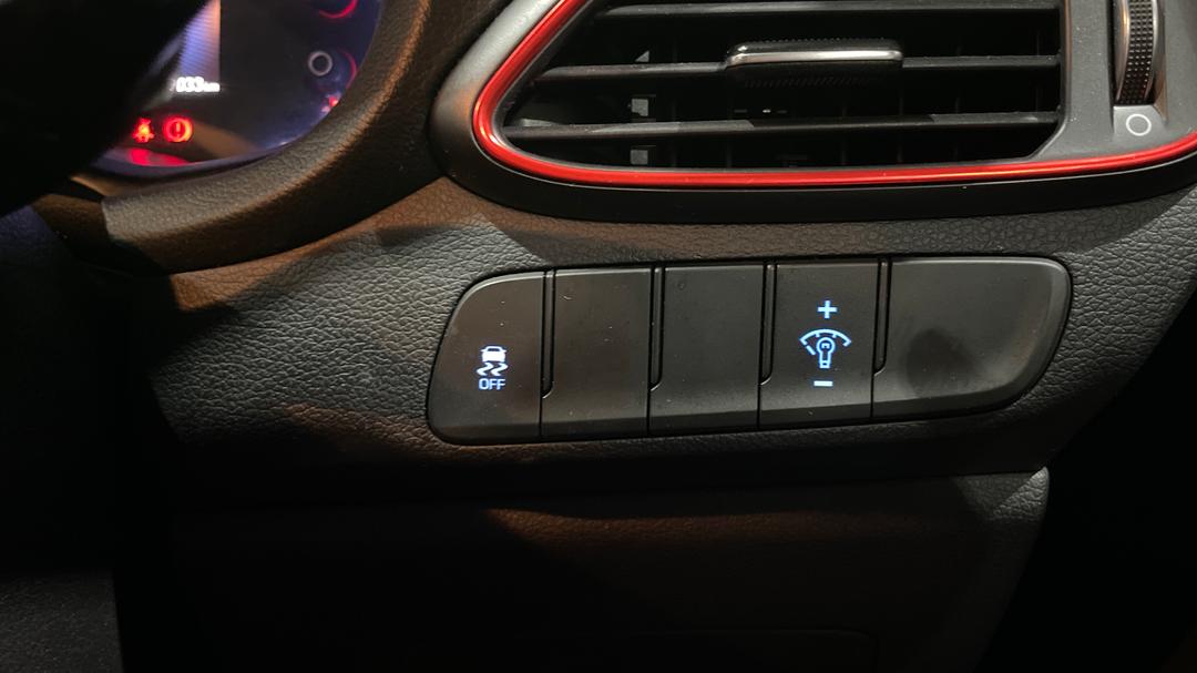 2020 Hyundai i30 N Line, Manual, 39033 km, Utility Switches/Buttons