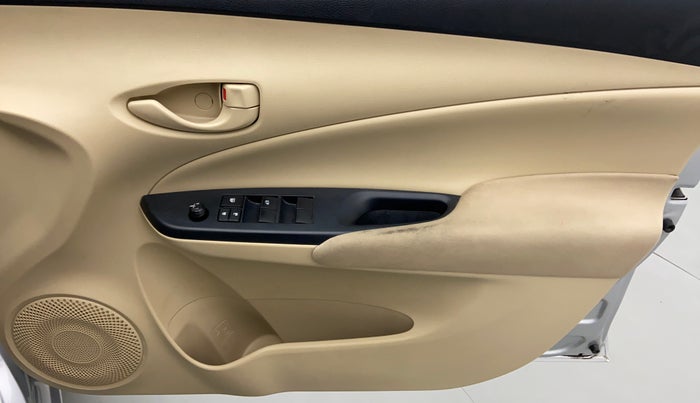 2021 Toyota YARIS J CVT, Petrol, Automatic, 17,243 km, Driver Side Door Panels Control
