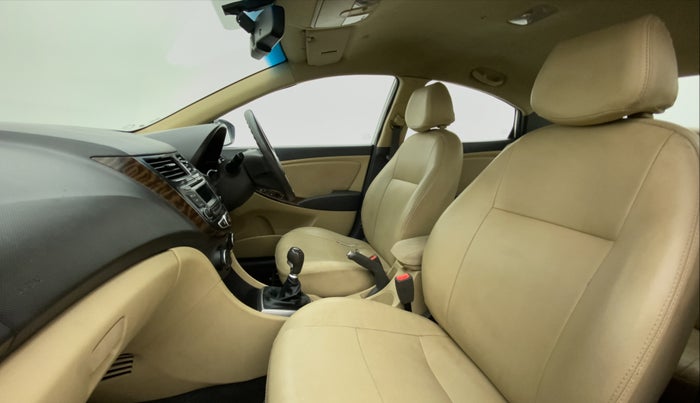 2015 Hyundai Verna FLUIDIC 4S 1.6 VTVT S(O), Petrol, Manual, 1,05,210 km, Right Side Front Door Cabin