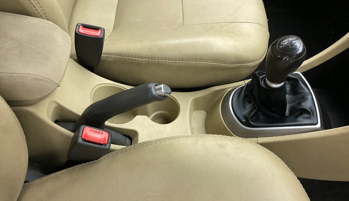 2015 Hyundai Verna FLUIDIC 4S 1.6 VTVT S(O), Petrol, Manual, 1,05,210 km, Gear Lever