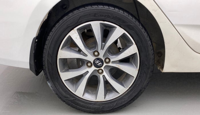 2015 Hyundai Verna FLUIDIC 4S 1.6 VTVT S(O), Petrol, Manual, 1,05,210 km, Right Rear Wheel