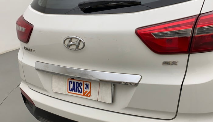 2016 Hyundai Creta SX PLUS 1.6 PETROL, Petrol, Manual, 89,089 km, Dicky (Boot door) - Paint has minor damage