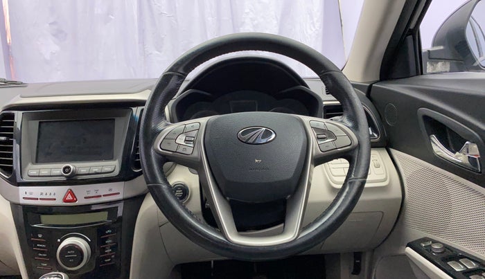 2020 Mahindra XUV300 W8 (O) 1.2 PETROL, Petrol, Manual, 56,285 km, Steering Wheel Close Up