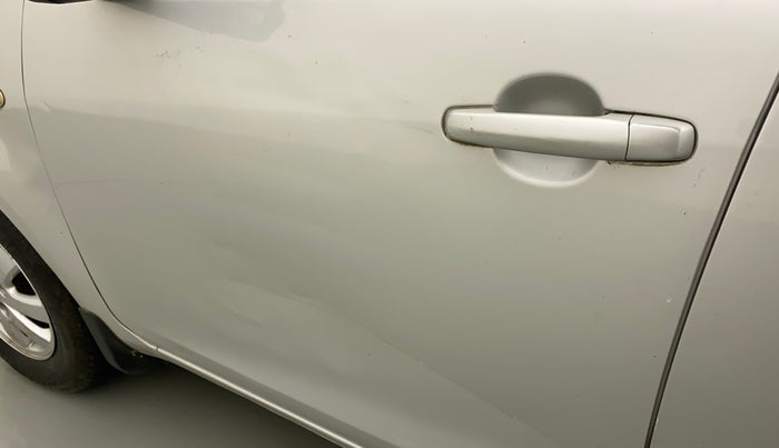 2011 Maruti Ritz ZXI, Petrol, Manual, 81,983 km, Front passenger door - Minor scratches