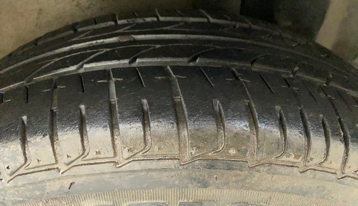 2011 Maruti Ritz ZXI, Petrol, Manual, 81,983 km, Left Rear Tyre Tread