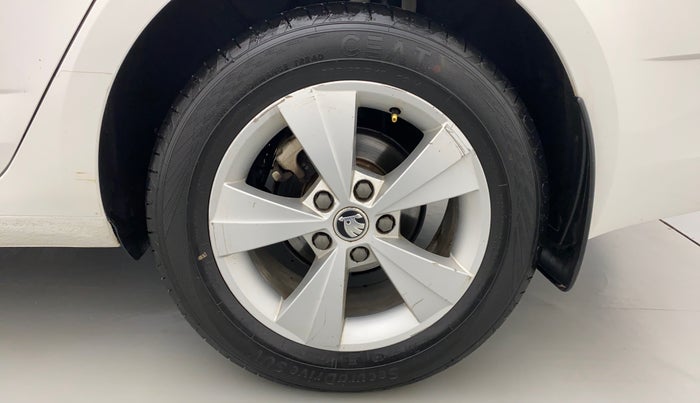2018 Skoda Octavia STYLE 2.0 TDI MT, Diesel, Manual, 95,593 km, Left Rear Wheel