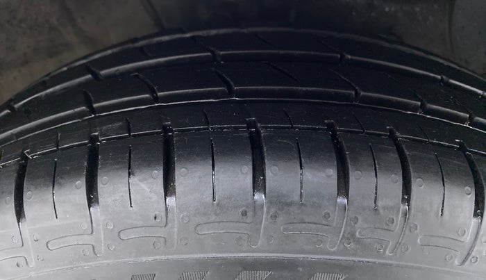 2020 Hyundai GRAND I10 NIOS SPORTZ PETROL, Petrol, Manual, 14,034 km, Right Front Tyre Tread