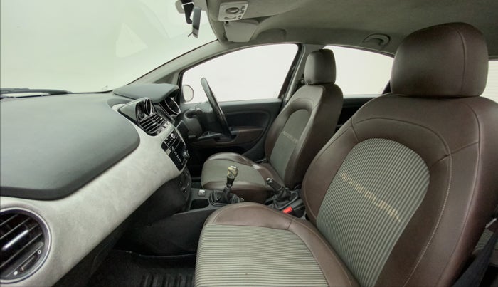 2015 Fiat Avvventura EMOTION MULTIJET 1.3, Diesel, Manual, 59,581 km, Right Side Front Door Cabin