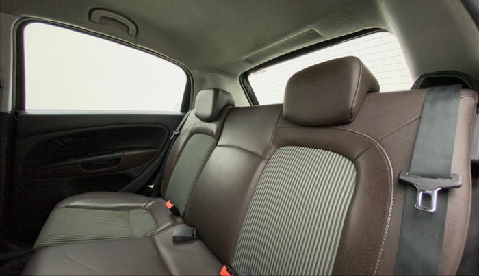 2015 Fiat Avvventura EMOTION MULTIJET 1.3, Diesel, Manual, 59,581 km, Right Side Rear Door Cabin