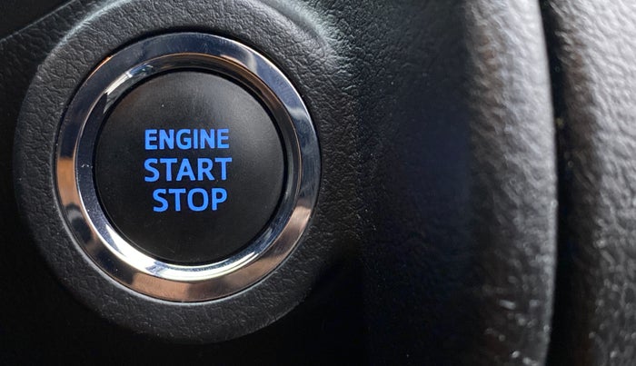 2022 Toyota Innova Crysta 2.7 VX 7 STR, Petrol, Manual, 13,279 km, Keyless Start/ Stop Button