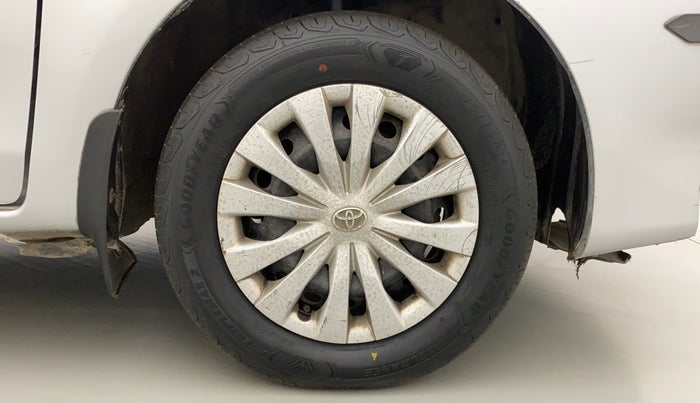 2011 Toyota Etios G, Petrol, Manual, 65,261 km, Right Front Wheel