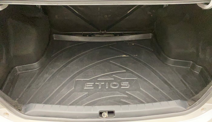 2011 Toyota Etios G, Petrol, Manual, 65,261 km, Boot Inside