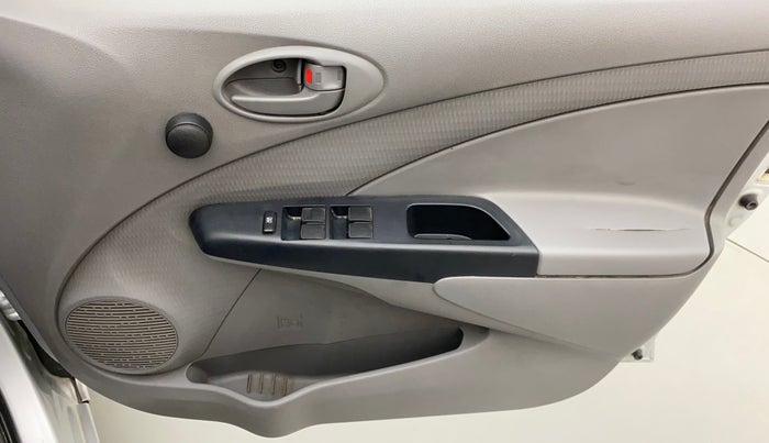 2011 Toyota Etios G, Petrol, Manual, 65,261 km, Driver Side Door Panels Control